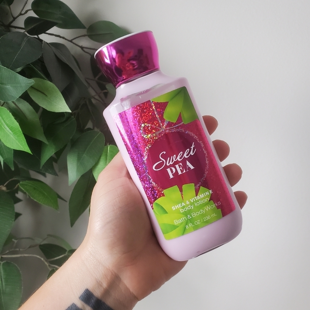 Bath and Body Works Sweet Pea Body Lotion 8 Ounce